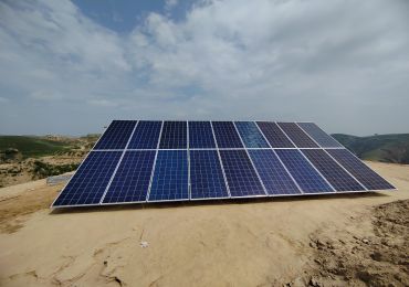 Солнечная насосная система мощностью 3 кВт/4 кВт/5,5 кВт в округе Цзычжоу, городе Юлинь, провинция Шэньси
    