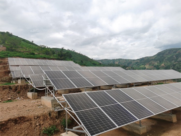 Солнечная насосная система мощностью 15 кВт в Хунхэ, юньнань