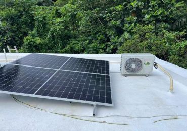 Солнечная система кондиционирования воздуха мощностью 12 000 и 18 000 британских тепловых единиц в Пуэрто-Рико.